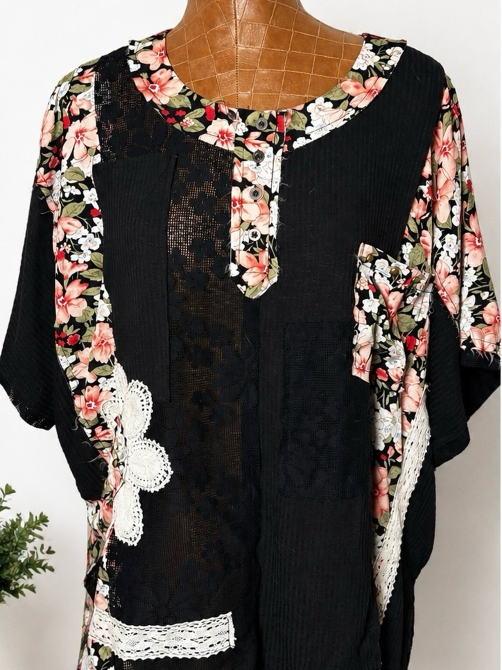 Everyday Chic Patchwork Boho Tunic Top Black Floral Lace